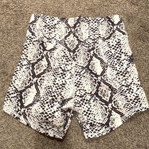 NEW Balance Ascend Short - Python